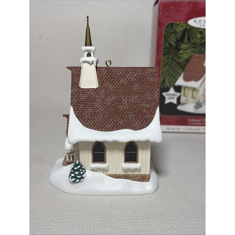 1999 Hallmark Keepsake Colonial Church Candlelight Services Ornament NIB VTG